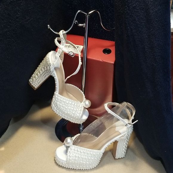 Goolita Extravagant Open Toe Pearl Chunky Heels Sz. 37/US 6M New Ankle Straps - Picture 8 of 17